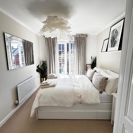 Delux Room With Private Parking, Sleeps 2, Perfect For Cotswold Getaway, Easy A419 Access ブランズドン・セイント・アンドリュー エクステリア 写真